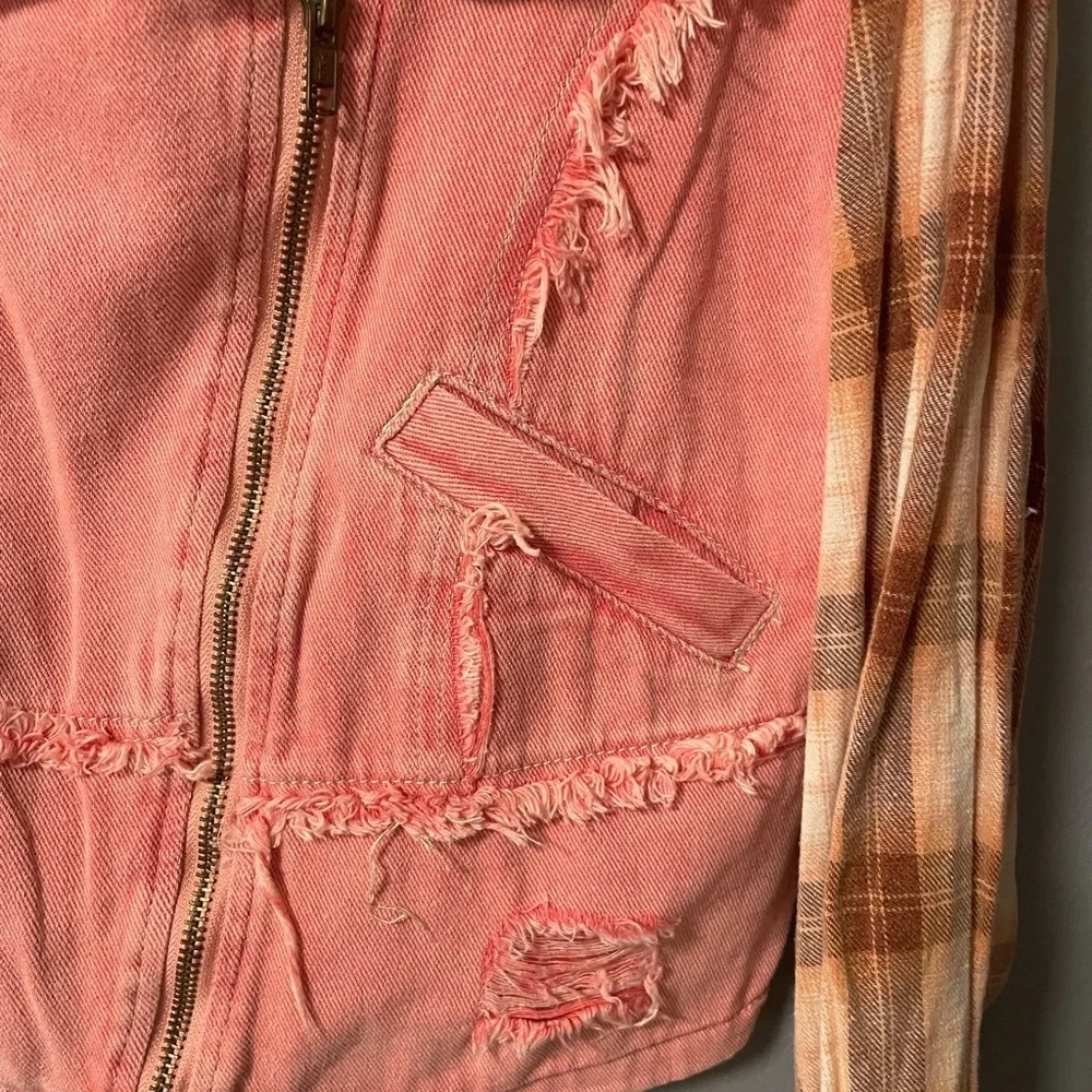 NWOT POL Denim Pink Jacket with Contrasting Plaid Collar and Sleeves. Size Small